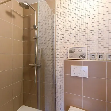 Huswell - Sunny Bright In The Center Of *