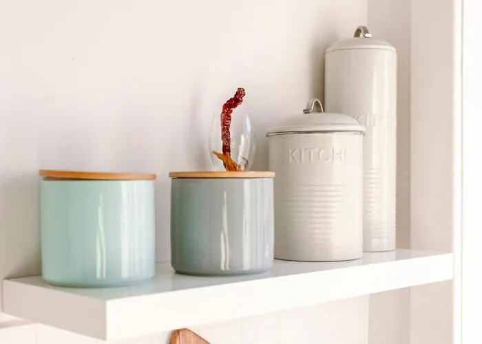 Casiola - Sunny Bright In The Center Of Le Coq